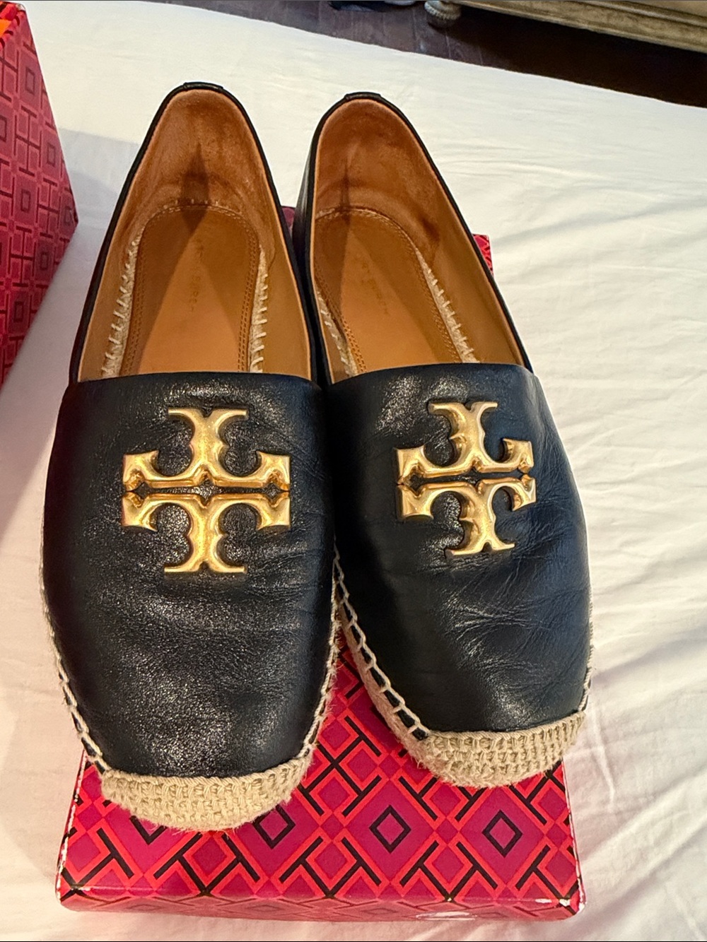 Tory Burch Black Eleanor Leather Espadrilles with Gold Logo Emblem size 8